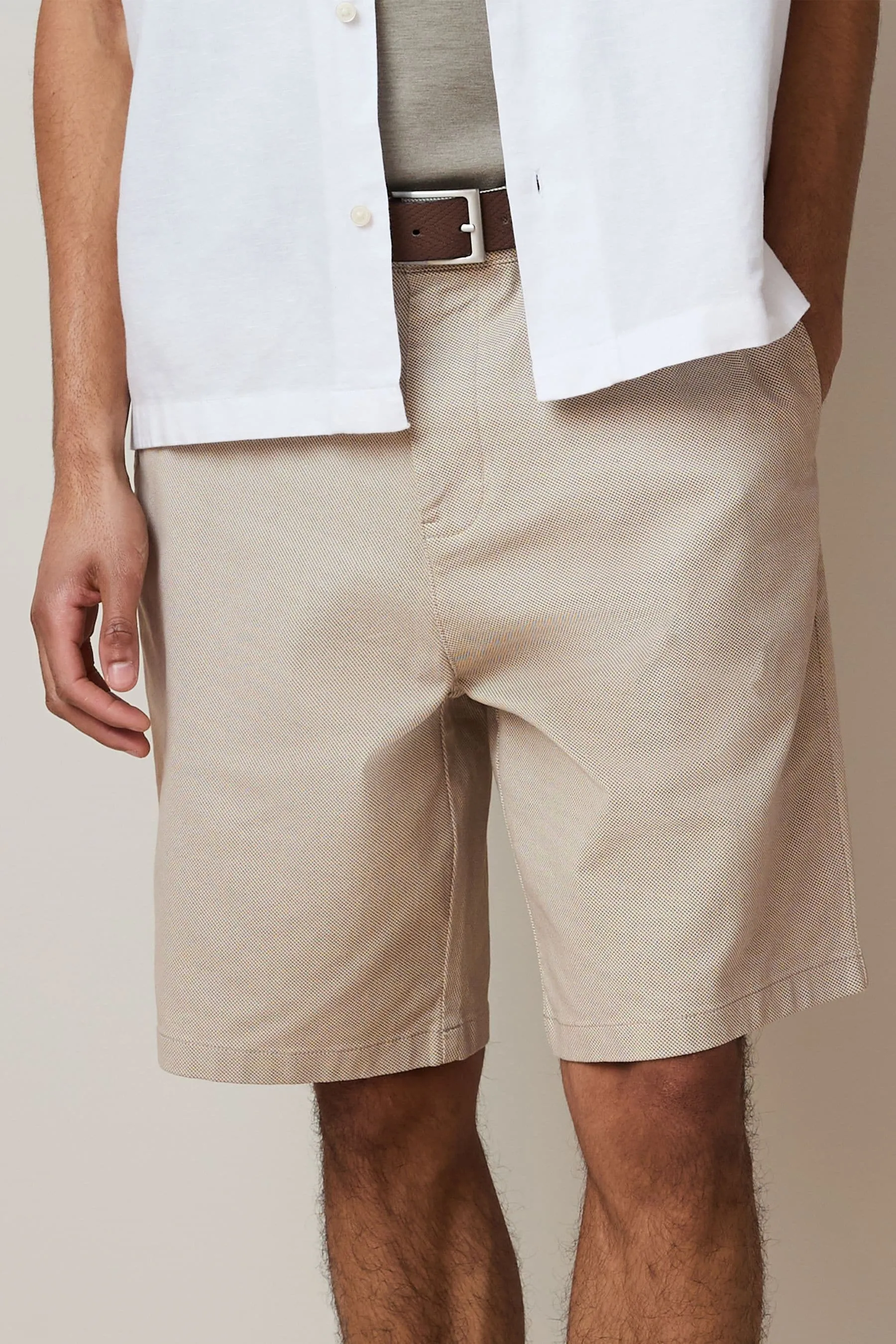 Pantaloni chino corti con cintura