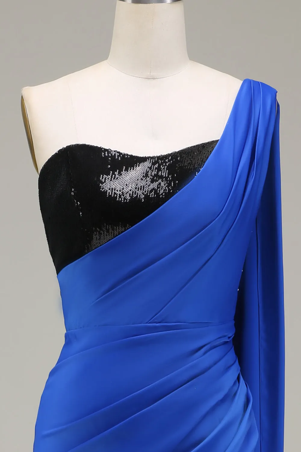 Royal Blue una spalla in raso e paillettes sirena plissettato abito da ballo con fessura